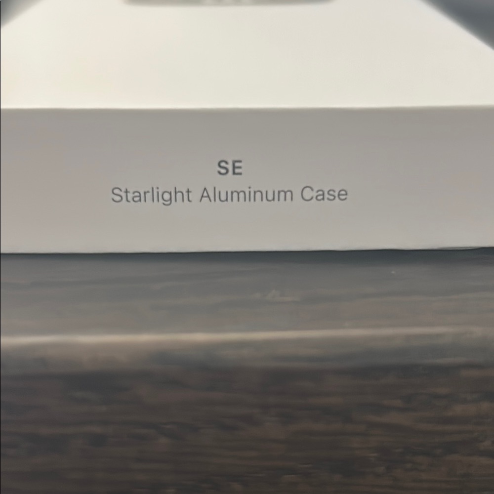 NWT Apple Watch SE (2nd Gen) w/ GPS 40mm - Picture 15 of 15
